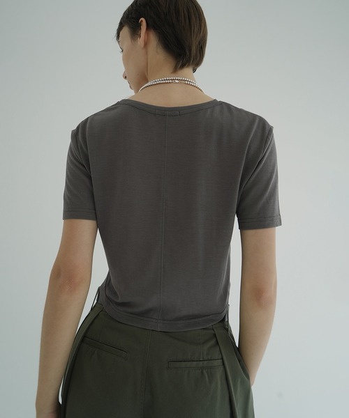 CLANE（クラネ）の「SOFT WIDE TOPS（Tシャツ/カットソー・レディース・チャコールグレー/ブラック/ブルー/アイボリー・1/2）」の7枚目の写真