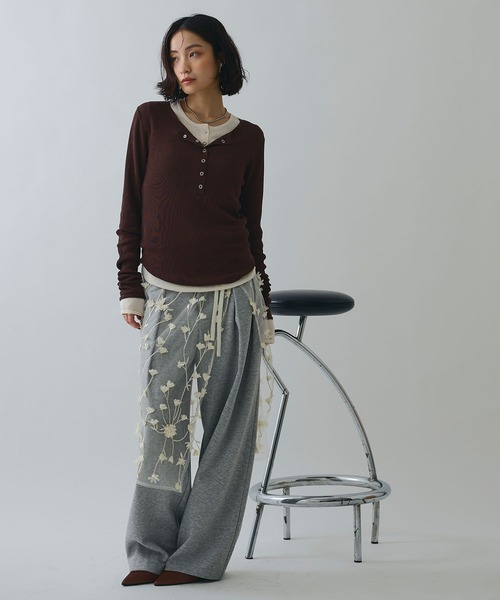 ELLEgirl（エルガール）の「フラワーモチーフラップスカート（スカート・レディース・アイボリー/ブラック・FREE）」の5枚目の写真