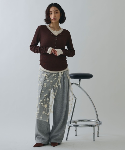 ELLEgirl（エルガール）の「フラワーモチーフラップスカート（スカート・レディース・アイボリー/ブラック・FREE）」の3枚目の写真