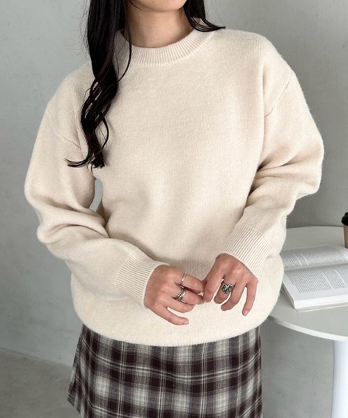 CLEA(クレア)の「クルーネックニットプルオーバー(ニット/セーター・レディース・ピンク/ブラウン/ベージュ/ブルー/グレー/ブラック/アイボリー・FREE)」の2枚目の写真