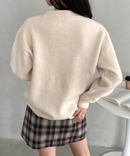 CLEA(クレア)の「クルーネックニットプルオーバー(ニット/セーター・レディース・ピンク/ブラウン/ベージュ/ブルー/グレー/ブラック/アイボリー・FREE)」の11枚目の写真