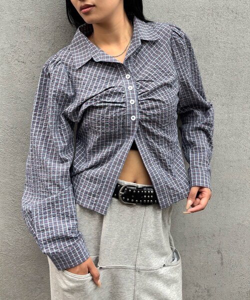 WHO'S WHO gallery(フーズフーギャラリー)の「パフスリーブギャザーブラウス(シャツ/ブラウス・レディース・ブラウン/グリーン/ネイビー・FREE)」の3枚目の写真