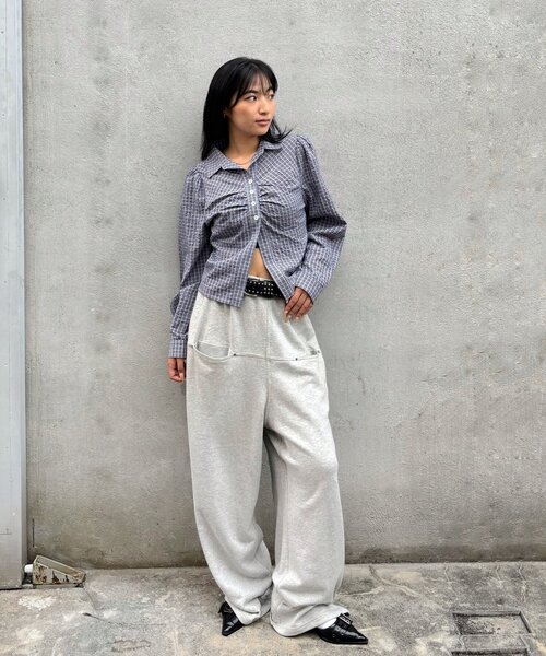 WHO'S WHO gallery(フーズフーギャラリー)の「パフスリーブギャザーブラウス(シャツ/ブラウス・レディース・ブラウン/グリーン/ネイビー・FREE)」の7枚目の写真