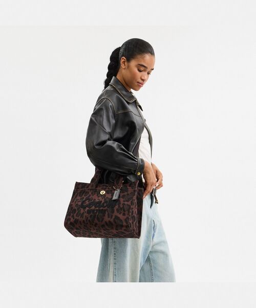 COACH（コーチ）の「カーゴ トート・レオパード プリント（トートバッグ・レディース・ブラウン系その他・ONE）」の3枚目の写真
