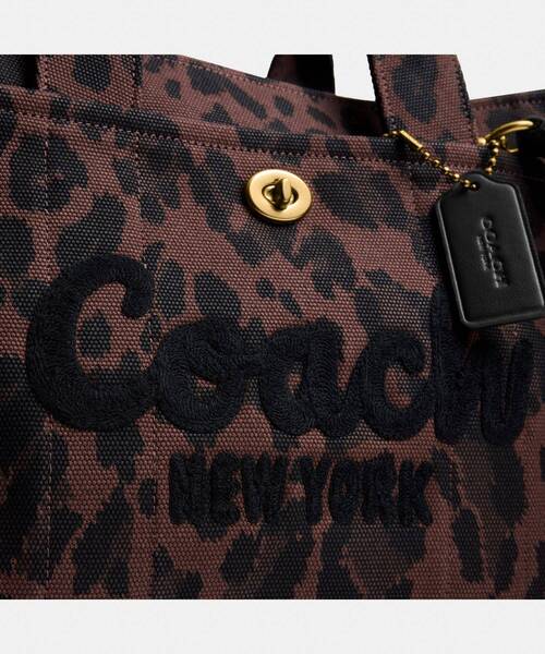COACH（コーチ）の「カーゴ トート・レオパード プリント（トートバッグ・レディース・ブラウン系その他・ONE）」の11枚目の写真