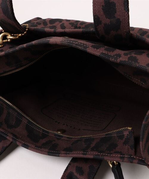 COACH（コーチ）の「カーゴ トート・レオパード プリント（トートバッグ・レディース・ブラウン系その他・ONE）」の13枚目の写真