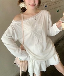 ゆるシルエット×レース刺繍トップス