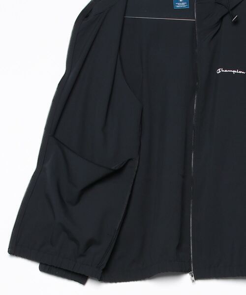 Champion（チャンピオン）の「チャンピオン  ZIP HOODED JACKET_（ナイロンジャケット・メンズ・オリーブ/ブラック・LL/L/M）」の4枚目の写真