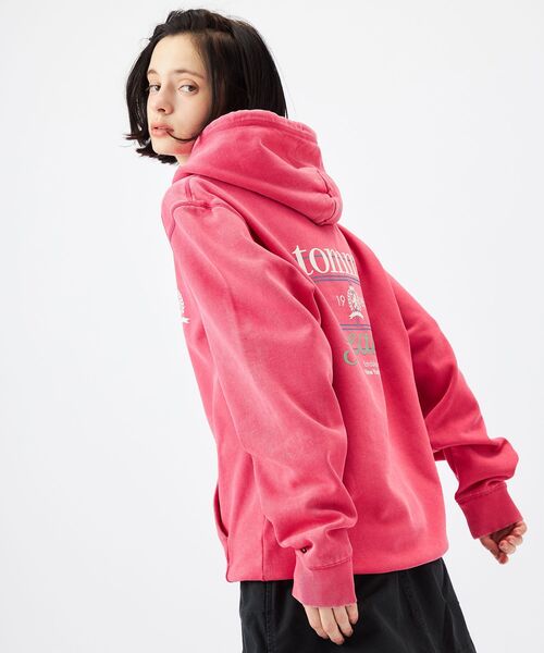 tommy jeans(トミー ジーンズ)の「ウォッシュドクレストレギュラーフィットパーカー(スウェット・メンズ・ブラック/チェリーピンク/ライトグレー・X-LARGE/SMALL/MEDIUM/LARGE)」の17枚目の写真
