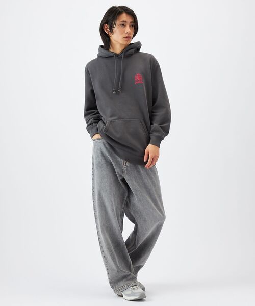 tommy jeans(トミー ジーンズ)の「ウォッシュドクレストレギュラーフィットパーカー(スウェット・メンズ・ブラック/チェリーピンク/ライトグレー・X-LARGE/SMALL/MEDIUM/LARGE)」の21枚目の写真