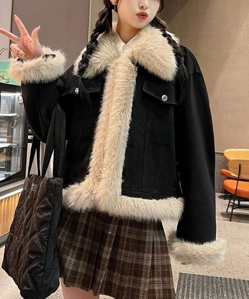 gossip!ロサンゼルス(ゴシップロサンゼルス)の「エコファーカラー ブラックデニムジャケット(デニムジャケット・レディース・ブラック・L/M)」の4枚目の写真