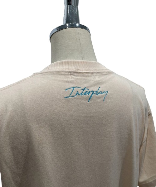 INTERPLAY(インタープレイ)の「【INTERPLAY】Script EMB. LOGO Short Sleeve Tee Shirt(Tシャツ/カットソー・レディース・ホワイト/ブラック/ナチュラル・LARGE)」の17枚目の写真