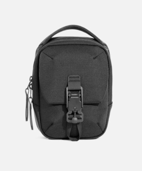 Aer(エアー)の「Aer(エアー)Street Sling AER-21075(トートバッグ・メンズ・ブラック・F)」の2枚目の写真