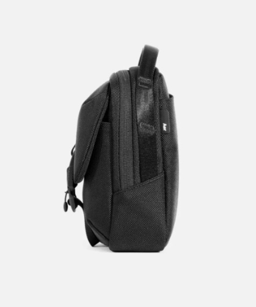 Aer(エアー)の「Aer(エアー)Street Sling AER-21075(トートバッグ・メンズ・ブラック・F)」の3枚目の写真