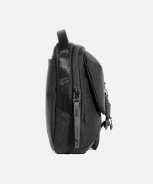 Aer(エアー)の「Aer(エアー)Street Sling AER-21075(トートバッグ・メンズ・ブラック・F)」の5枚目の写真
