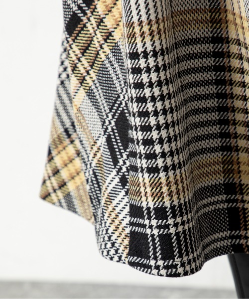 MILLION CARATS(ミリオンカラッツ)の「【大柄チェック×深タックで着痩せ見え】立体感シルエットが叶う上品ツイードスカート深めタックで立体感を出し、歩くたび揺れる美しいシルエット!ウエストゴムで快適にフィットしつつ、体型カバーを叶える優秀デザイン。オフィスにも休日にも馴染む、大人のためのチェックアイテム。(スカート・レディース・ピンク/イエロー・FREE)」の17枚目の写真