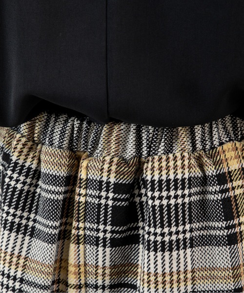 MILLION CARATS(ミリオンカラッツ)の「【大柄チェック×深タックで着痩せ見え】立体感シルエットが叶う上品ツイードスカート深めタックで立体感を出し、歩くたび揺れる美しいシルエット!ウエストゴムで快適にフィットしつつ、体型カバーを叶える優秀デザイン。オフィスにも休日にも馴染む、大人のためのチェックアイテム。(スカート・レディース・ピンク/イエロー・FREE)」の4枚目の写真