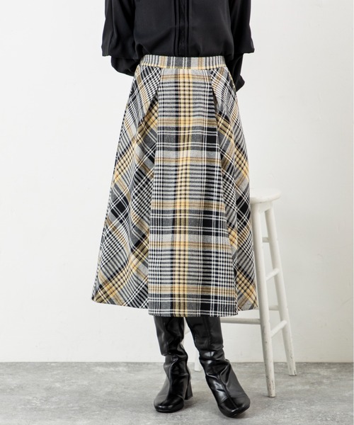 MILLION CARATS(ミリオンカラッツ)の「【大柄チェック×深タックで着痩せ見え】立体感シルエットが叶う上品ツイードスカート深めタックで立体感を出し、歩くたび揺れる美しいシルエット!ウエストゴムで快適にフィットしつつ、体型カバーを叶える優秀デザイン。オフィスにも休日にも馴染む、大人のためのチェックアイテム。(スカート・レディース・ピンク/イエロー・FREE)」の18枚目の写真