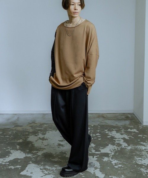 Crownor(クラウノアー)の「配色切り替え ドルマン 長袖Tシャツ(Tシャツ/カットソー・メンズ・ブラック/ネイビー/ベージュ・MEDIUM/LARGE)」の11枚目の写真