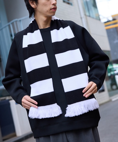 ROOPTOKYO（ループトウキョウ）の「フリンジ付き ボーダー フットボールマフラー（マフラー・メンズ・オレンジ/ブラック系2/グリーン系2/スカイブルー系2/ネイビー系1/ネイビー系2/レッド系2/レッド系3/ブラック系1/ロイヤルブルー/パープル/グリーン系1/スカイブルー系1/レッド系1・FREE）」の16枚目の写真