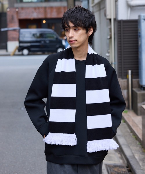ROOPTOKYO（ループトウキョウ）の「フリンジ付き ボーダー フットボールマフラー（マフラー・メンズ・オレンジ/ブラック系2/グリーン系2/スカイブルー系2/ネイビー系1/ネイビー系2/レッド系2/レッド系3/ブラック系1/ロイヤルブルー/パープル/グリーン系1/スカイブルー系1/レッド系1・FREE）」の17枚目の写真