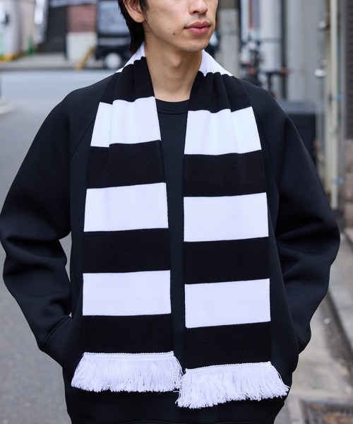 ROOPTOKYO（ループトウキョウ）の「フリンジ付き ボーダー フットボールマフラー（マフラー・メンズ・オレンジ/ブラック系2/グリーン系2/スカイブルー系2/ネイビー系1/ネイビー系2/レッド系2/レッド系3/ブラック系1/ロイヤルブルー/パープル/グリーン系1/スカイブルー系1/レッド系1・FREE）」の15枚目の写真