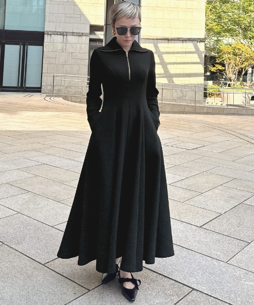 JENNE(ジェンヌ)の「フレアカットワンピース(ワンピース・レディース・ブラック/ネイビー・LARGE/MEDIUM/SMALL)」の3枚目の写真