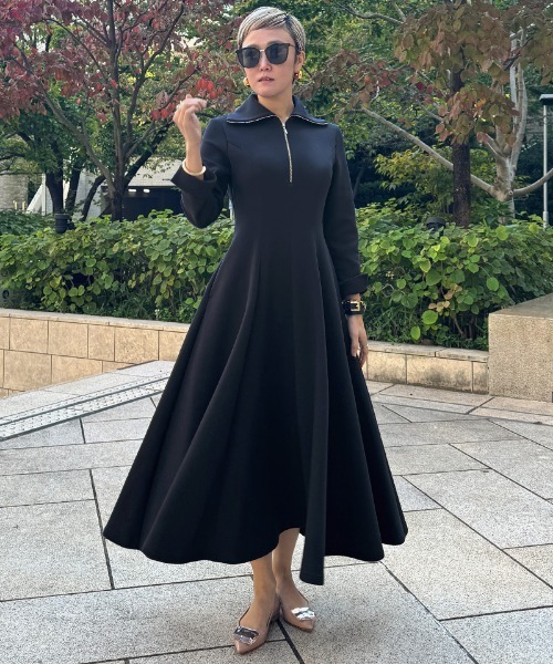 JENNE(ジェンヌ)の「フレアカットワンピース(ワンピース・レディース・ブラック/ネイビー・LARGE/MEDIUM/SMALL)」の8枚目の写真