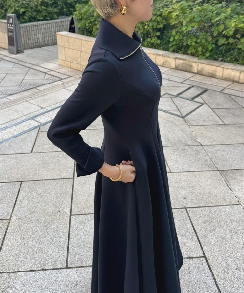 JENNE(ジェンヌ)の「フレアカットワンピース(ワンピース・レディース・ブラック/ネイビー・LARGE/MEDIUM/SMALL)」の9枚目の写真