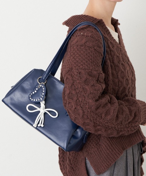 セール】【ペットボトル収納可能】ハートスタッズチャーム付きボストン