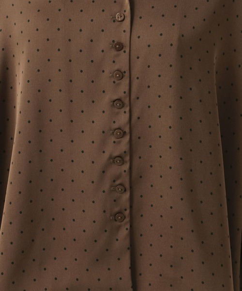 Elura(エルーラ)の「ドットサテン開襟ブラウス/625558(シャツ/ブラウス・レディース・ブラック/ダークブラウン・FREE)」の17枚目の写真