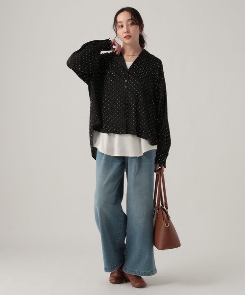 Elura(エルーラ)の「ドットサテン開襟ブラウス/625558(シャツ/ブラウス・レディース・ブラック/ダークブラウン・FREE)」の4枚目の写真