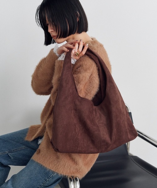 Shelly island（シェリーアイランド）の「エコスウェードショルダーバッグ（ショルダーバッグ・レディース・ブラウン/ブラック・FREE）」の2枚目の写真