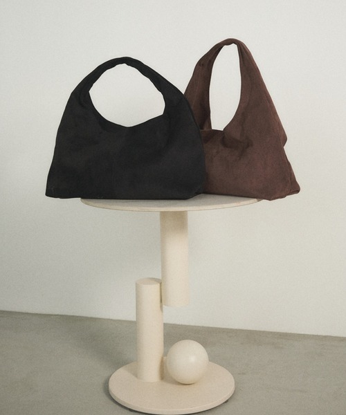 Shelly island（シェリーアイランド）の「エコスウェードショルダーバッグ（ショルダーバッグ・レディース・ブラウン/ブラック・FREE）」の3枚目の写真