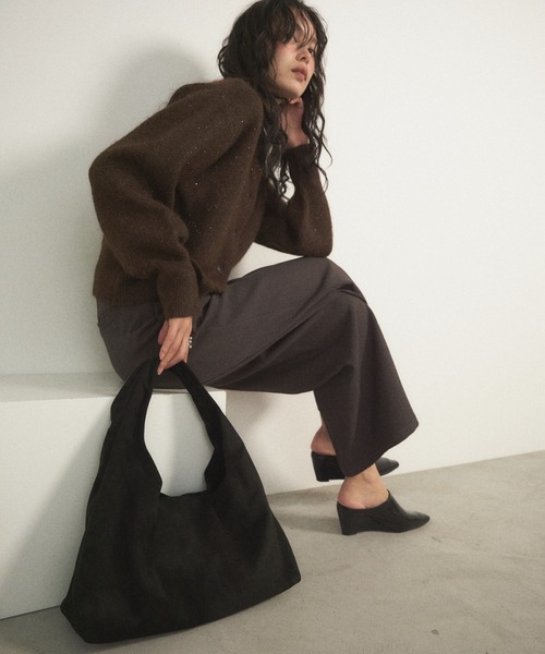 Shelly island（シェリーアイランド）の「エコスウェードショルダーバッグ（ショルダーバッグ・レディース・ブラウン/ブラック・FREE）」の4枚目の写真