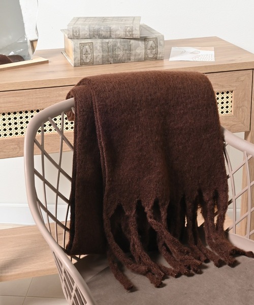 Honeys（ハニーズ）の「太フリンジマフラー・無地（マフラー・レディース・ブラウン/レッド/アイボリー/ライトピンク/ブルー・FREE）」の3枚目の写真