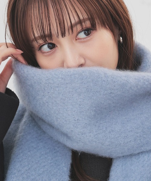 Honeys（ハニーズ）の「太フリンジマフラー・無地（マフラー・レディース・ブラウン/レッド/アイボリー/ライトピンク/ブルー・FREE）」の10枚目の写真