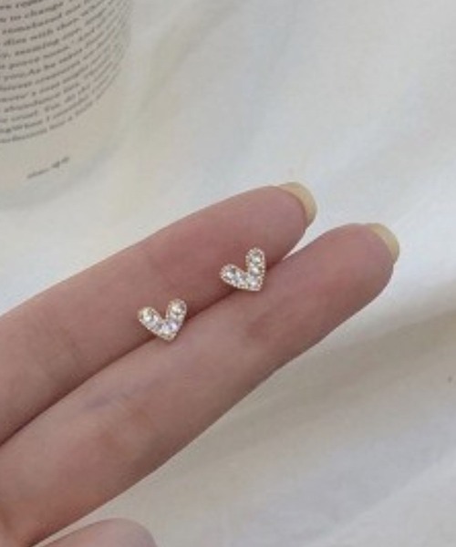 yu-ka（ユーカ）の「YU-KA:ハートミニイヤリング Heart mini earring（イヤリング・レディース・ゴールド/シルバー・FREE）」の3枚目の写真