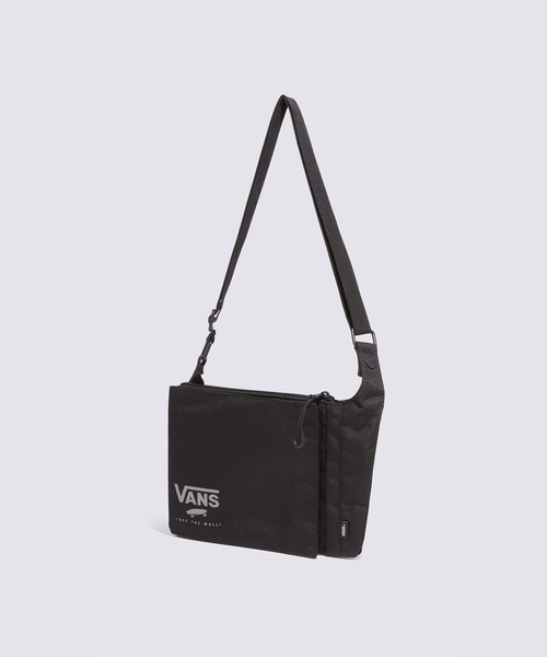 VANS（バンズ）の「クロスボディー ロゴバッグ / CROSSBODY LOGO BAG Black VN000KDKBLK1（ボディバッグ/ウエストポーチ・メンズ・ブラック・ONE SIZE）」の2枚目の写真