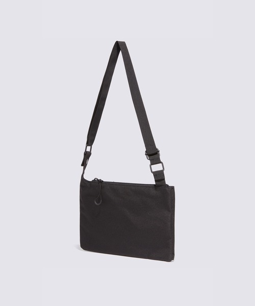 VANS（バンズ）の「クロスボディー ロゴバッグ / CROSSBODY LOGO BAG Black VN000KDKBLK1（ボディバッグ/ウエストポーチ・メンズ・ブラック・ONE SIZE）」の4枚目の写真