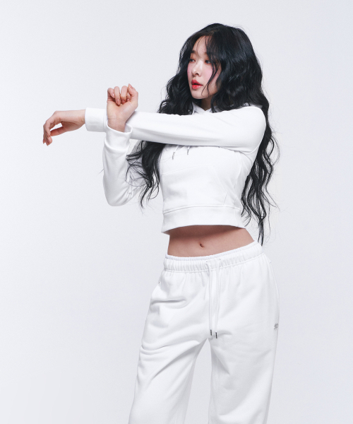 BORN TO WIN（ボーントゥウィン）の「W B PENDANT COTTON CROP HOODIE [WHITE]（パーカー・レディース・その他・1/2）」の3枚目の写真