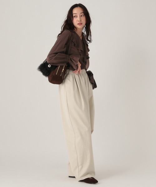 Elura（エルーラ）の「フリルVネックブラウス/634720（シャツ/ブラウス・レディース・オフホワイト/ライトブルー・FREE）」の6枚目の写真