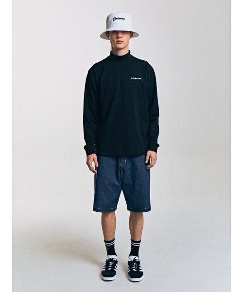 CONTEMENT(コンテメント)の「「運が良い気分」モックネックTシャツ(Tシャツ/カットソー・メンズ・ブラック・MEDIUM/LARGE)」の1枚目の写真