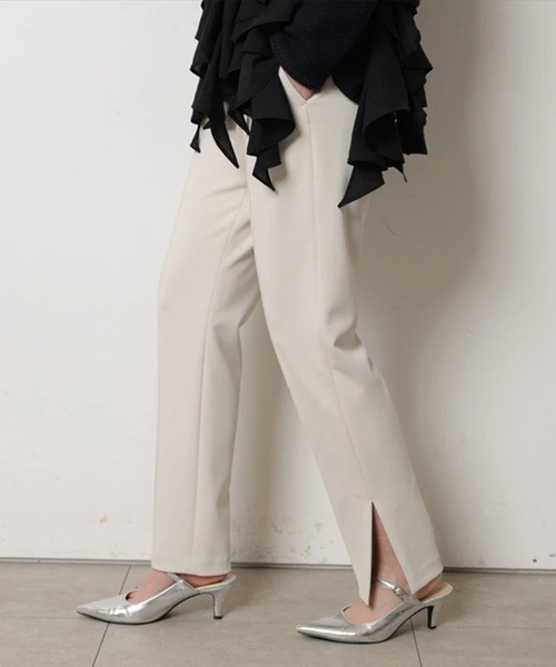 CADUNE(カデュネ)の「スリットスティックパンツ(その他パンツ・レディース・ブラック/グレイッシュベージュ・38/36/34)」の13枚目の写真