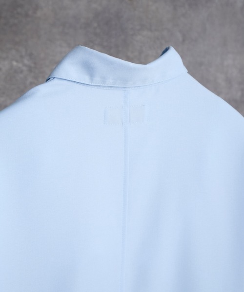 ADRER（アドラー）の「Cropped Regular Collar Silhouette Shirt / クロップド・レギュラーカラー・シルエット・シャツ（シャツ/ブラウス・メンズ・ブルー系1/ホワイト系1/ブラック系1/ブラック系2/ライトブルー/ブラック/ホワイト・M/S/XS/L）」の15枚目の写真