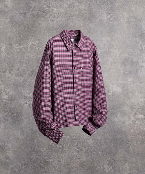 ADRER(アドラー)の「Cropped Regular Collar Silhouette Shirt / クロップド・レギュラーカラー・シルエット・シャツ(シャツ/ブラウス・メンズ・ブルー系1/ホワイト系1/ブラック系1/ブラック系2/ライトブルー/ブラック/ホワイト/レッド系1・M/S/XS/L)」の15枚目の写真