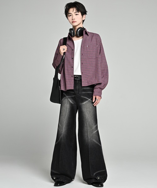 ADRER(アドラー)の「Cropped Regular Collar Silhouette Shirt / クロップド・レギュラーカラー・シルエット・シャツ(シャツ/ブラウス・メンズ・ブルー系1/ホワイト系1/ブラック系1/ブラック系2/ライトブルー/ブラック/ホワイト/レッド系1・M/S/XS/L)」の13枚目の写真