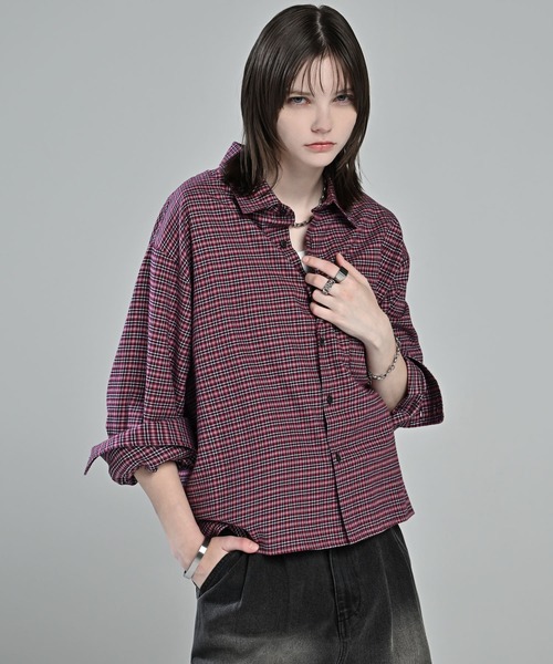 ADRER(アドラー)の「Cropped Regular Collar Silhouette Shirt / クロップド・レギュラーカラー・シルエット・シャツ(シャツ/ブラウス・メンズ・ブルー系1/ホワイト系1/ブラック系1/ブラック系2/ライトブルー/ブラック/ホワイト/レッド系1・M/S/XS/L)」の10枚目の写真