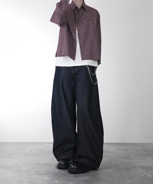 ADRER(アドラー)の「Cropped Regular Collar Silhouette Shirt / クロップド・レギュラーカラー・シルエット・シャツ(シャツ/ブラウス・メンズ・ブルー系1/ホワイト系1/ブラック系1/ブラック系2/ライトブルー/ブラック/ホワイト/レッド系1・M/S/XS/L)」の18枚目の写真