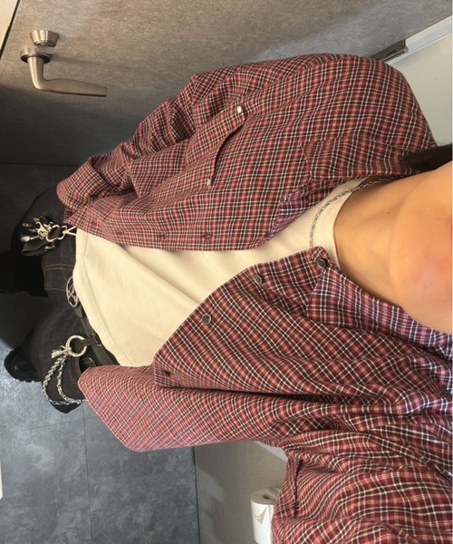 ADRER(アドラー)の「Cropped Regular Collar Silhouette Shirt / クロップド・レギュラーカラー・シルエット・シャツ(シャツ/ブラウス・メンズ・ブルー系1/ホワイト系1/ブラック系1/ブラック系2/ライトブルー/ブラック/ホワイト/レッド系1・M/S/XS/L)」の17枚目の写真